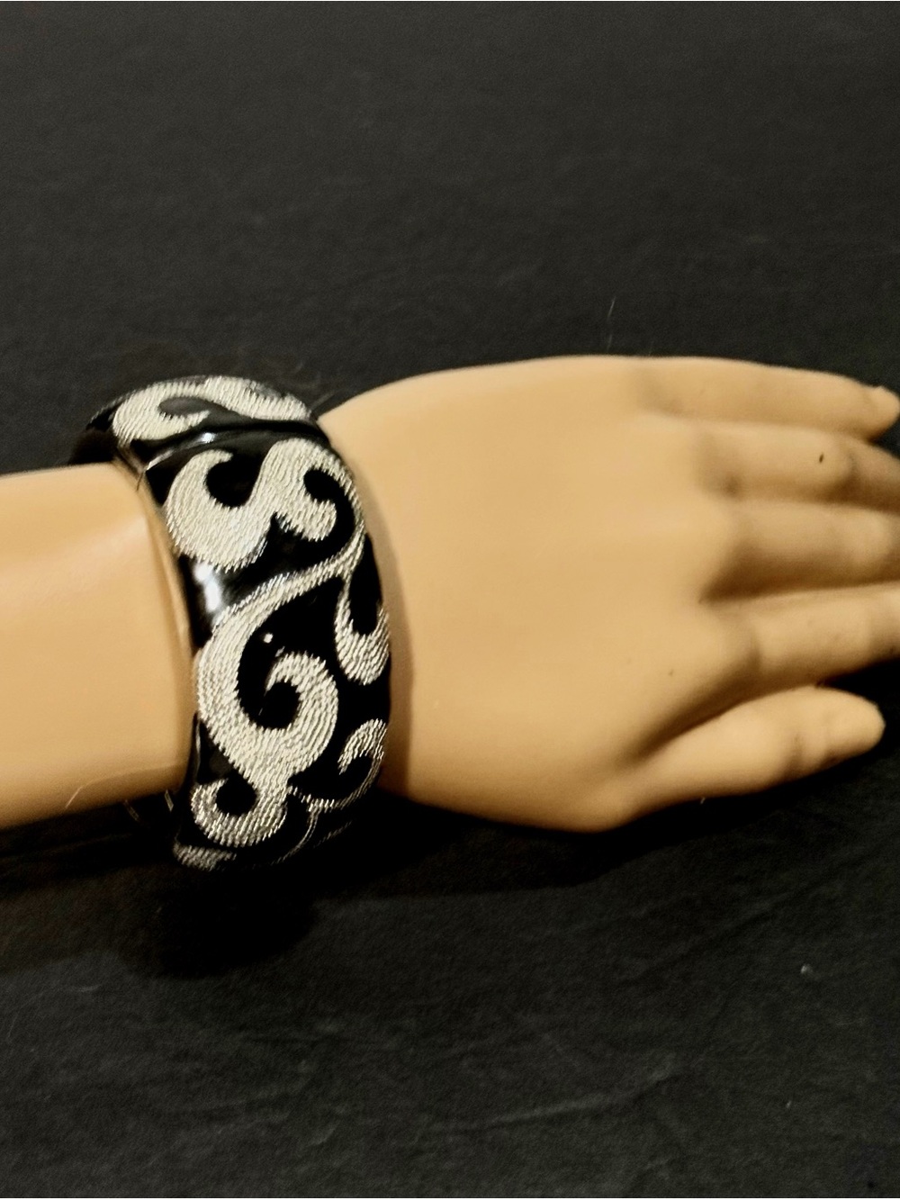 Wide Black & Silver Scroll Swirl Design Cuff Bangle Bracelet Spring Clamp Clasp